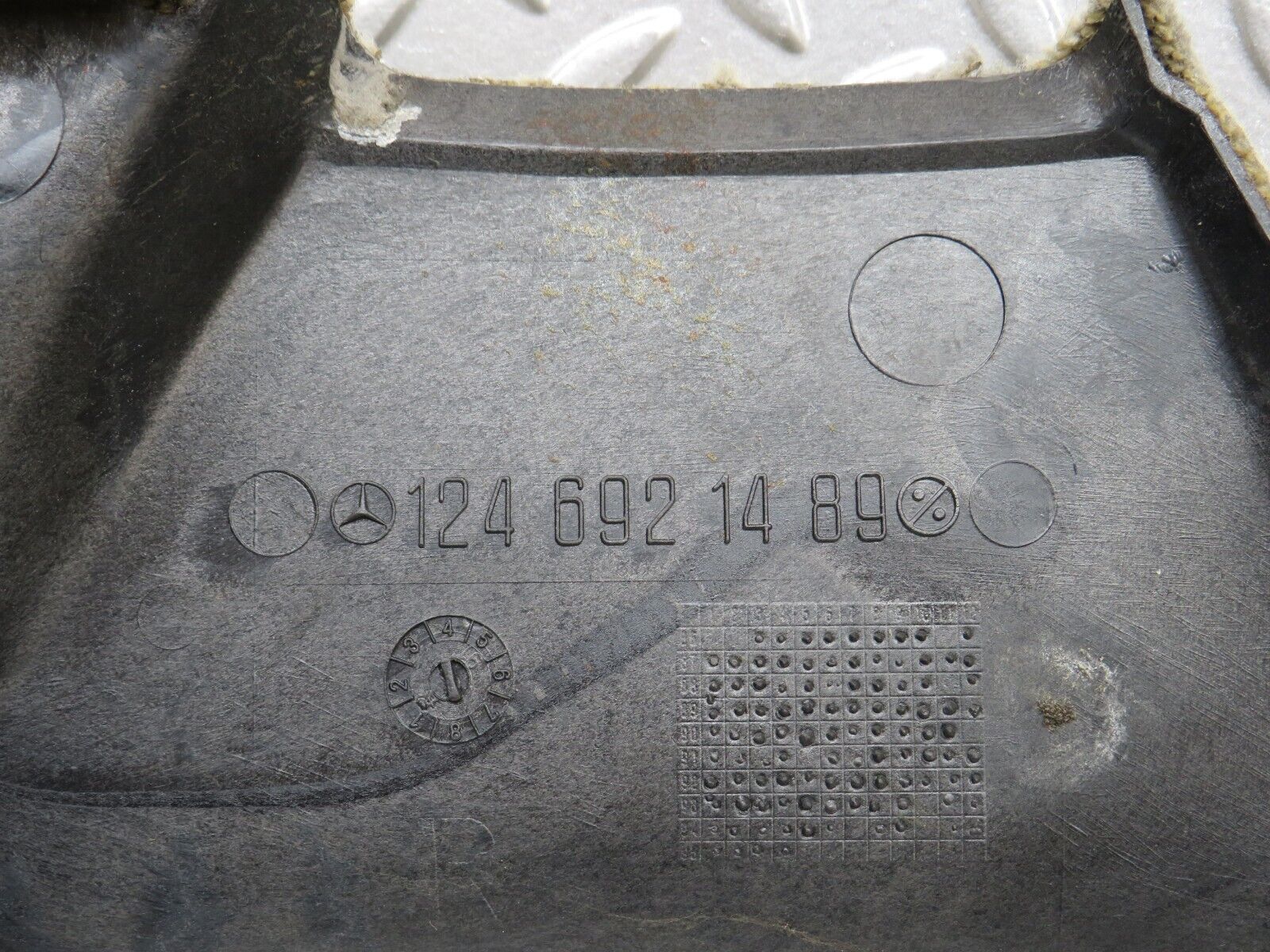 27574 Mercedes-Benz S124 300TE Wagon Trunk Panel Cover Right 1246921489