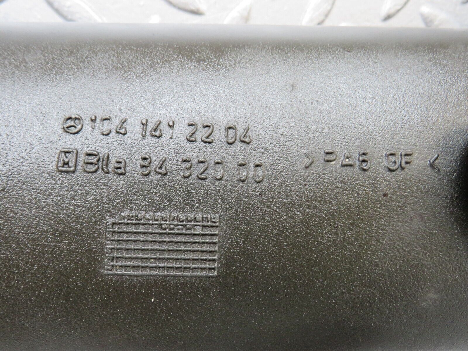 37819 Mercedes-Benz A124 320E Cabriolet Air Intake Pipe 1041412204