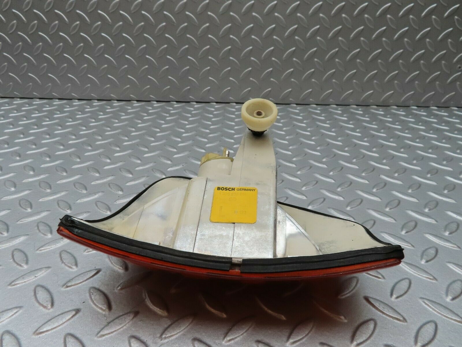 3909 Mercedes-Benz S123 200T Wagon Indicator Light Left Bosch 1305233051