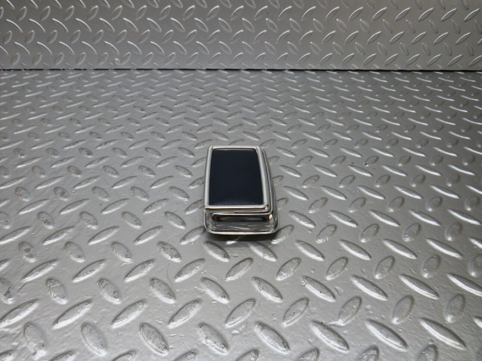 25096 Mercedes-Benz C107 Rear Door Ashtray Blue