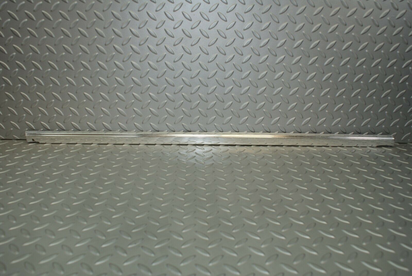 3125 Mercedes-Benz W115 220D Rear Left Door Chrome Moulding Trim