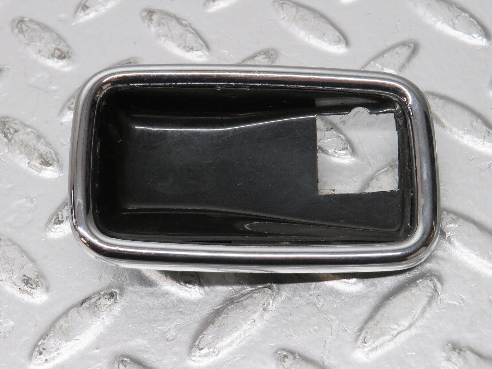 32192 Mercedes-Benz W123 230E Chrome Frame For Door Opener Left 1087660511