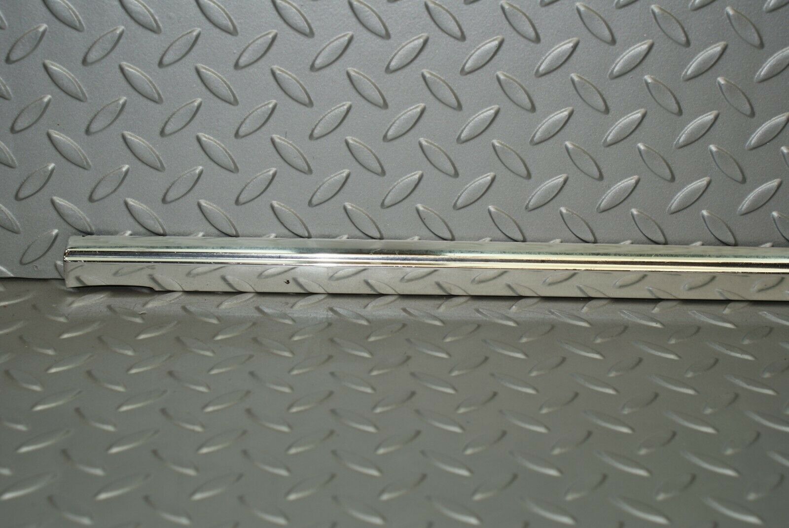 3123 Mercedes-Benz W115 220D Rear Right Door Chrome Moulding Trim
