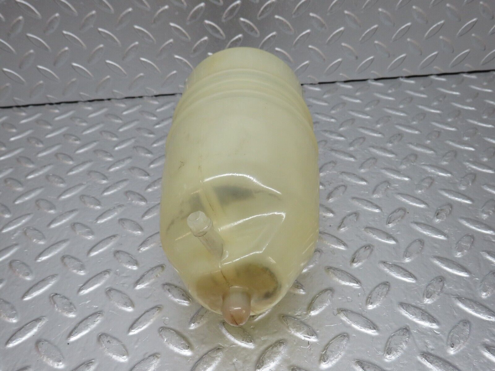 32521 Mercedes-Benz S124 300TE Hydraulic Suspension Fluid Reservoir 0009899103