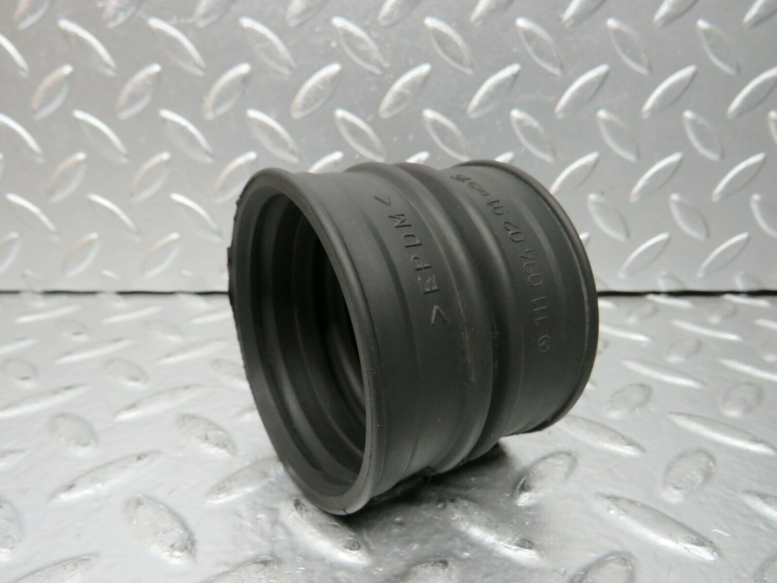 24277 Mercedes-Benz S124 220TE Wagon Air Intake Pipe 1110940291