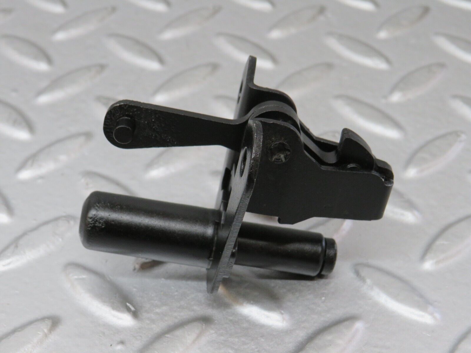 36800 Mercedes-Benz W201 190E 2.0L Bonnet Lock Latch 2018800860