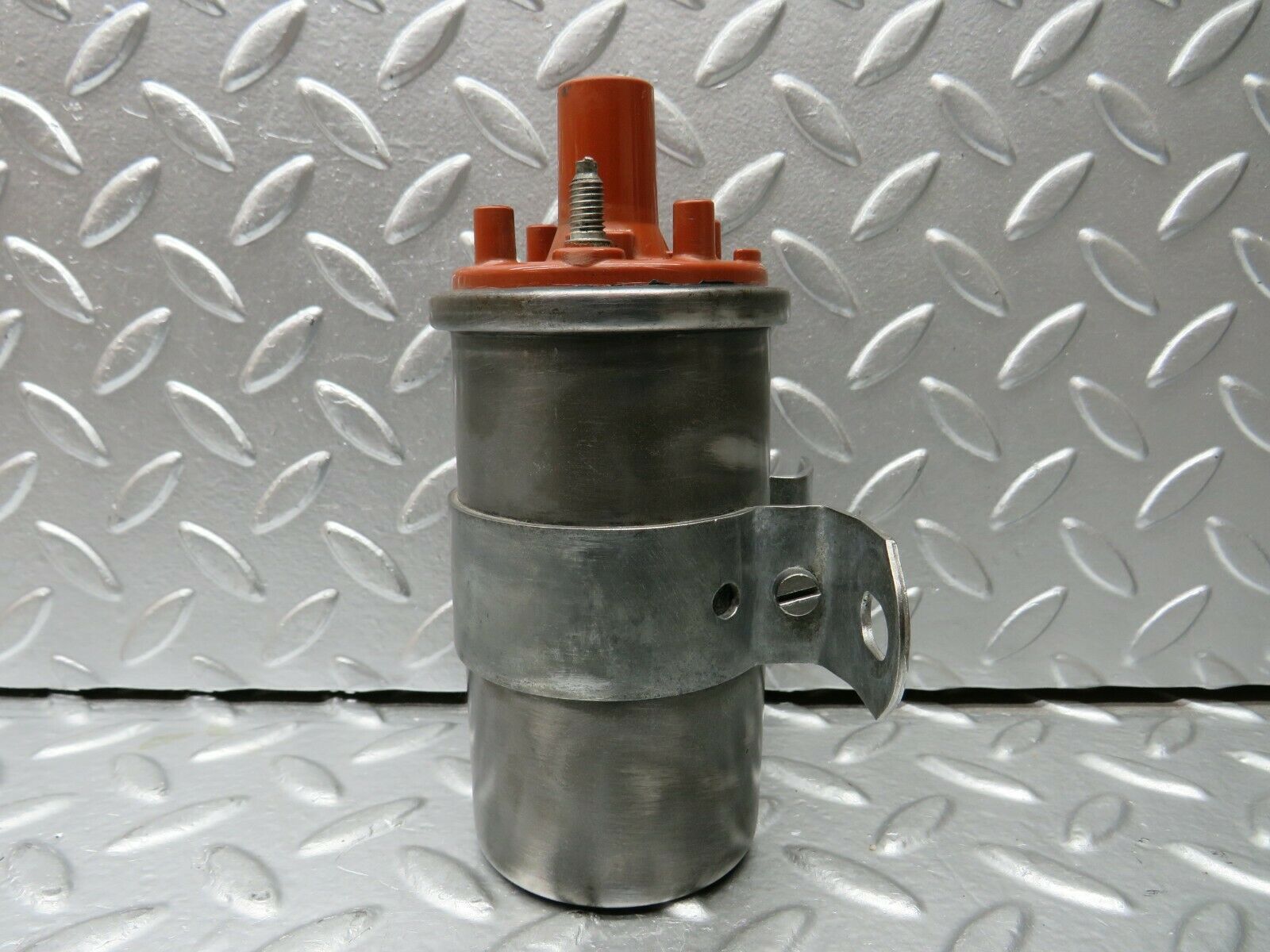 24075 Mercedes-Benz W123 280E Ignition Coil Bosch 0221118307 0001584003