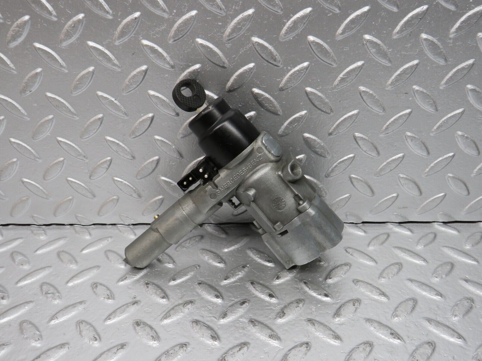 31513 Mercedes-Benz S124 300TE Wagon Steering Lock Ignition Switch With Key