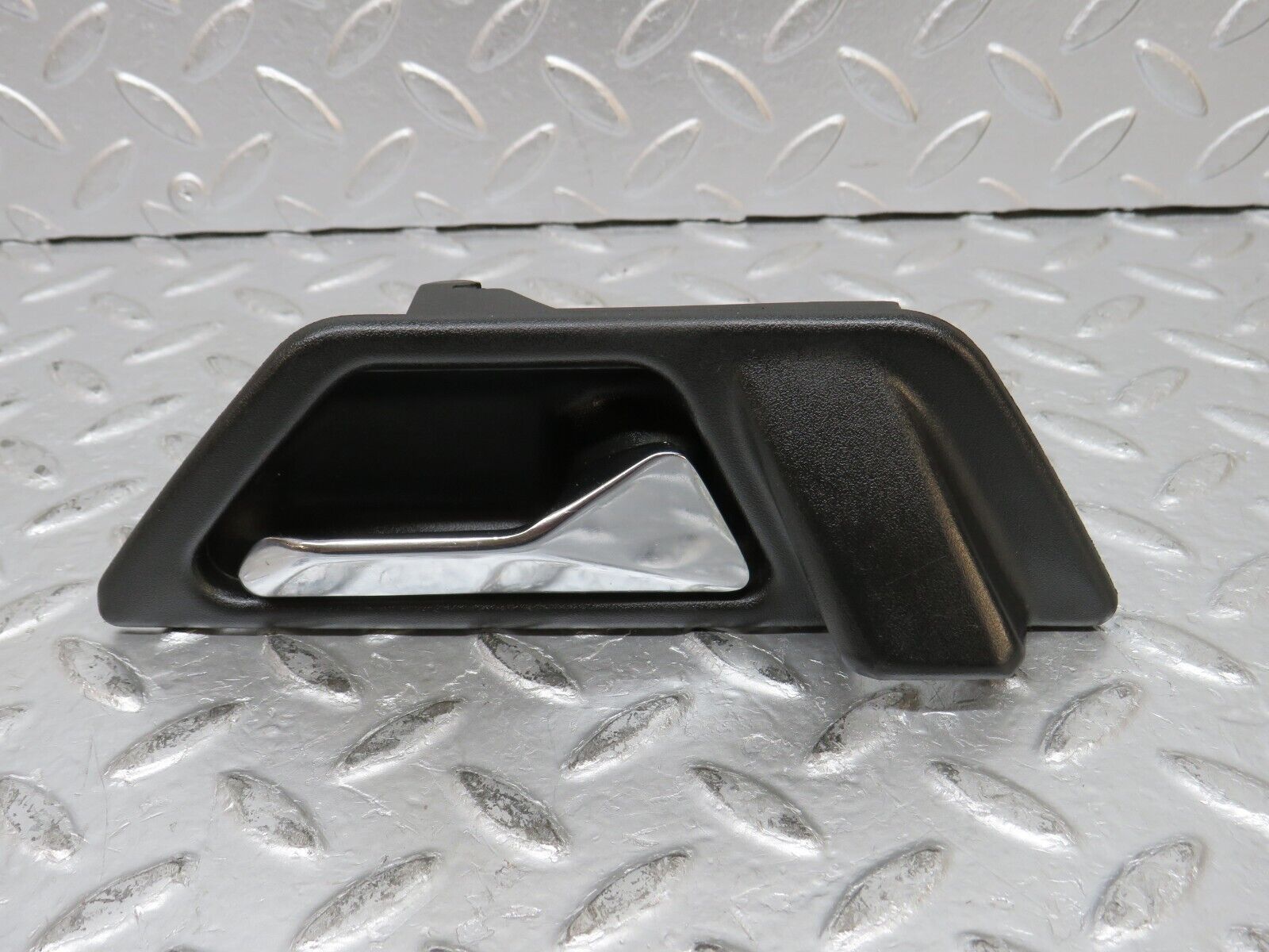 31889 Mercedes-Benz W124  Interior Door Handle Right Side 1247600261