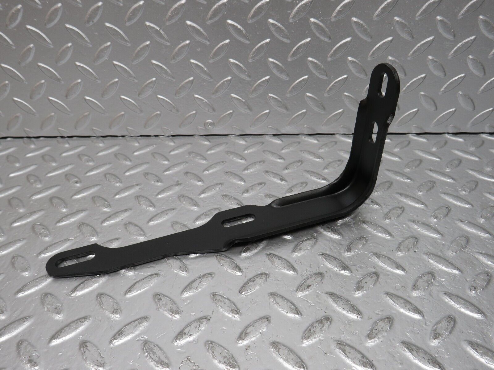 31492 Mercedes-Benz S124 220TE Wagon Exhaust Bracket
