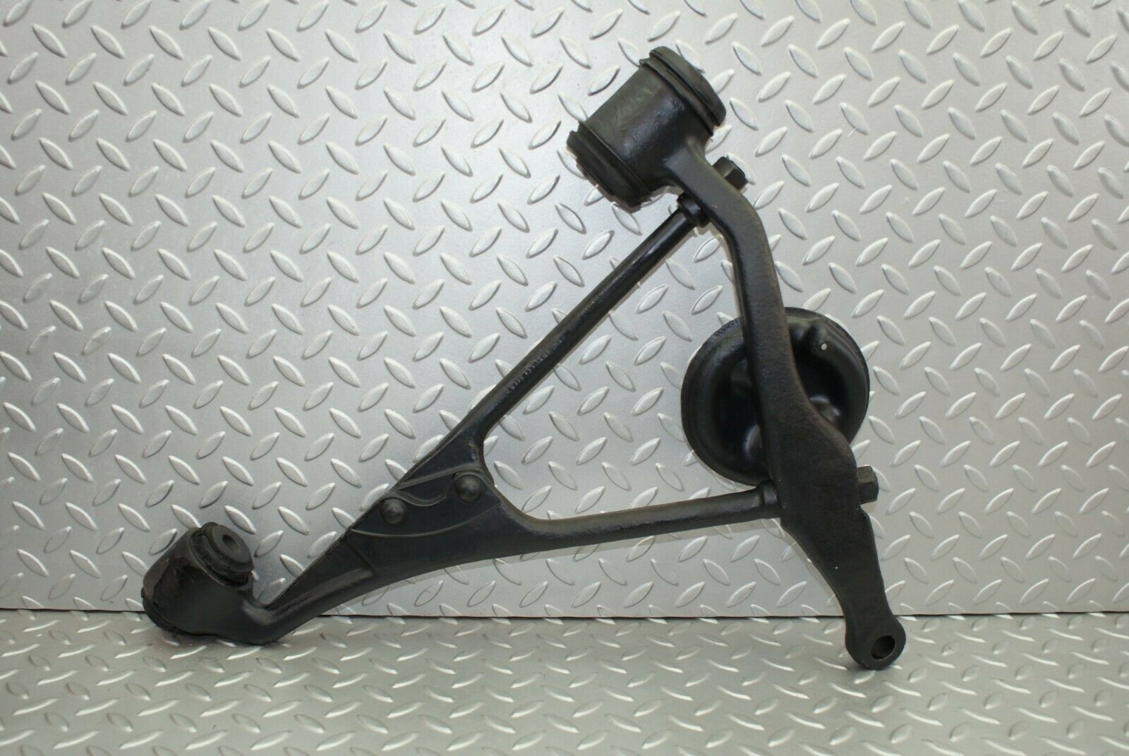 2699 Mercedes-Benz W116 350SE Front Left Lower Control Arm 1163333605