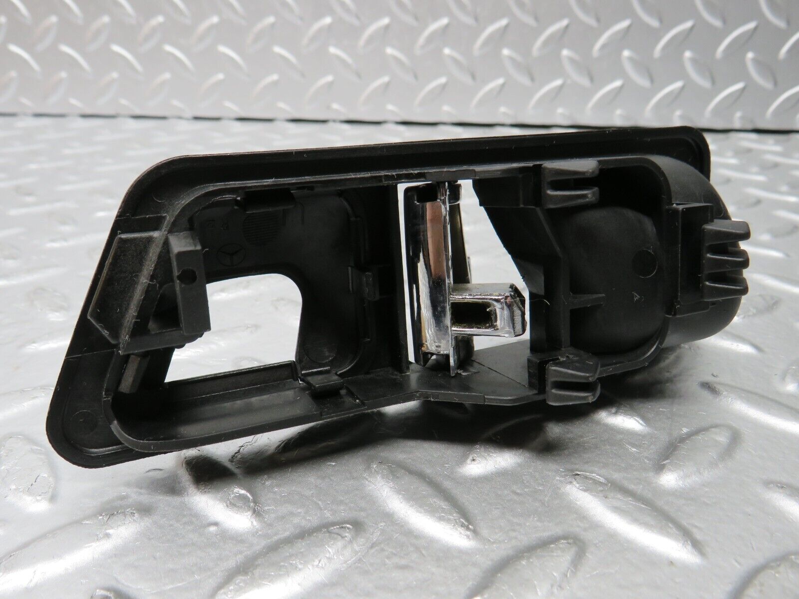 30584 Mercedes-Benz W201 190E 2.0L Right Interior Door Handle 2017660264
