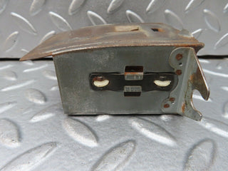 18511 Mercedes-Benz W111 220SE Coupe Ashtray Housing