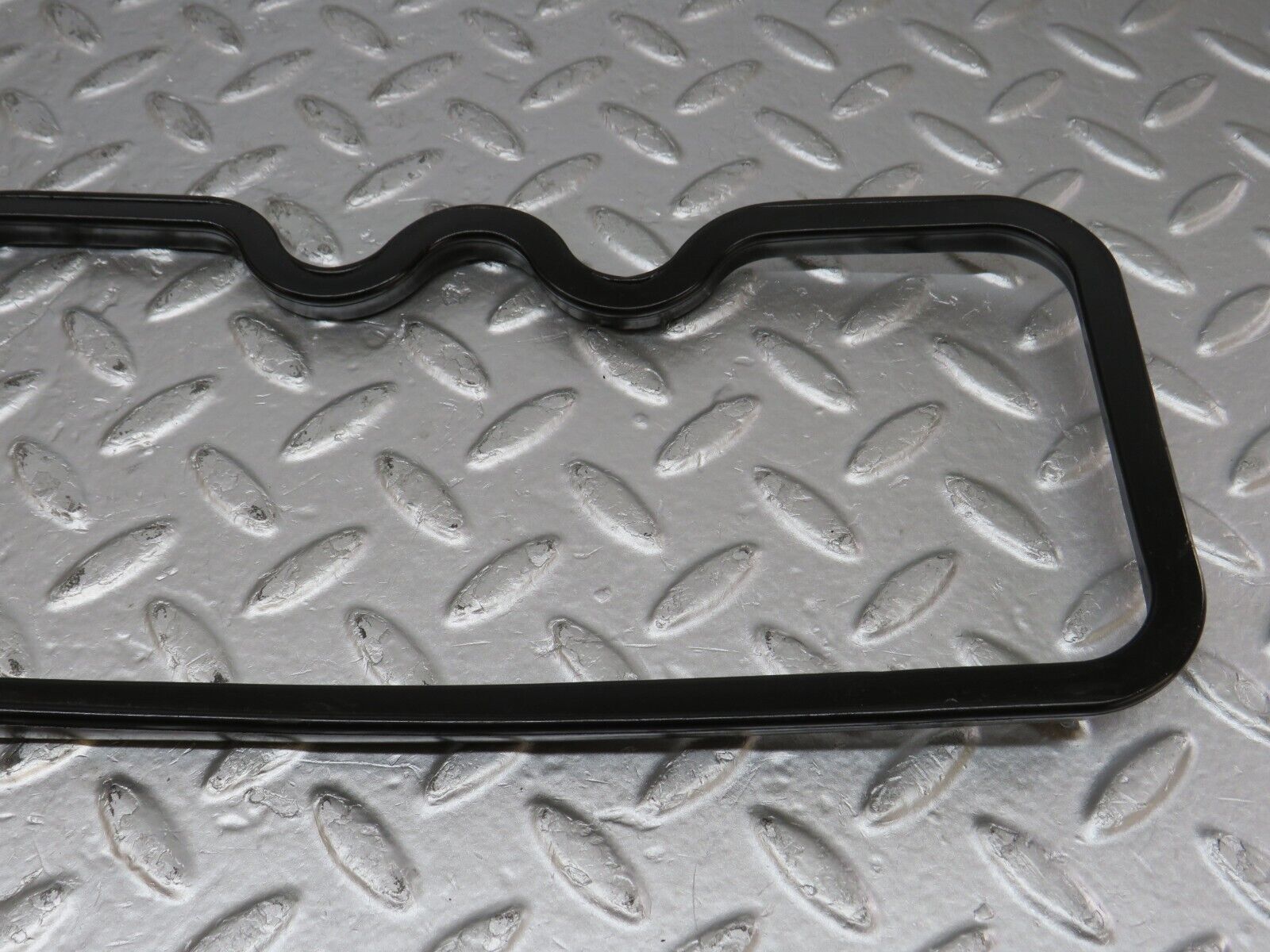 34527 Mercedes-Benz C126 380SEC Coupe Valve Cover Gasket Right