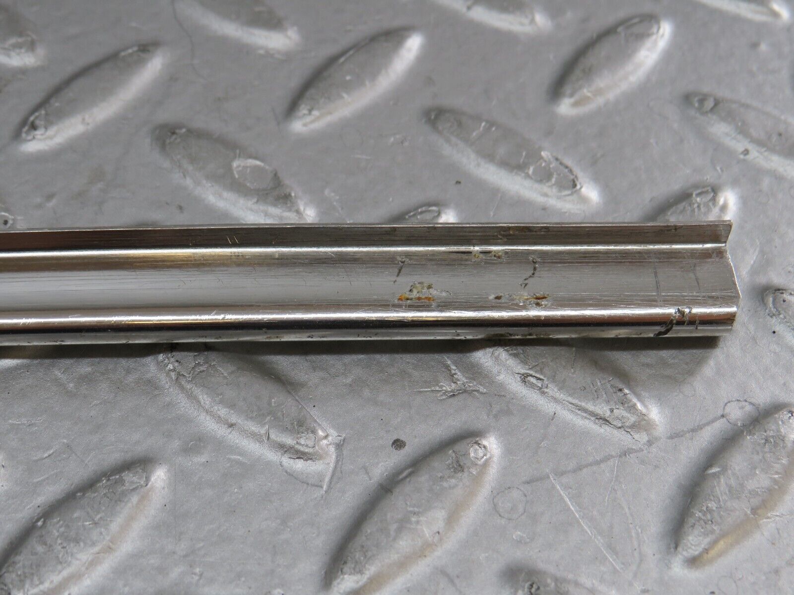 35867 Mercedes-Benz W108 Front Left Door Chrome Trim Pair