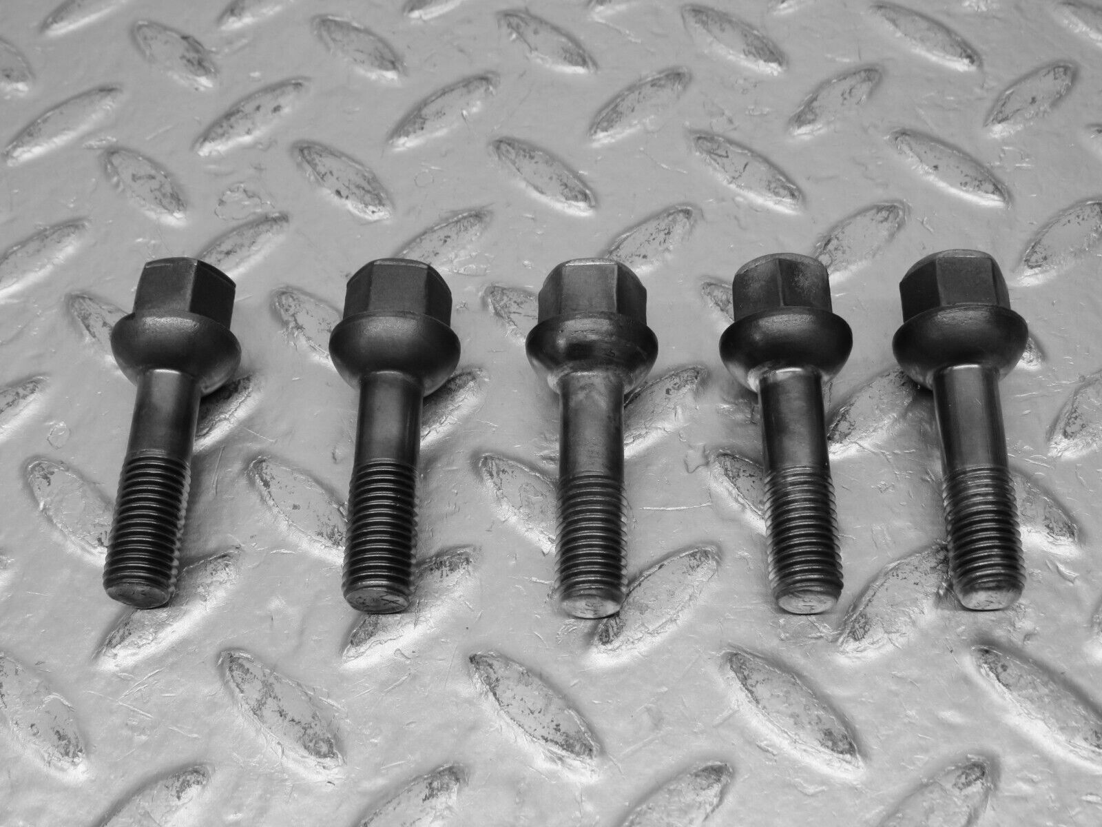 32638 Mercedes-Benz 5x Alloy Wheel Lug Bolt M12x1.5