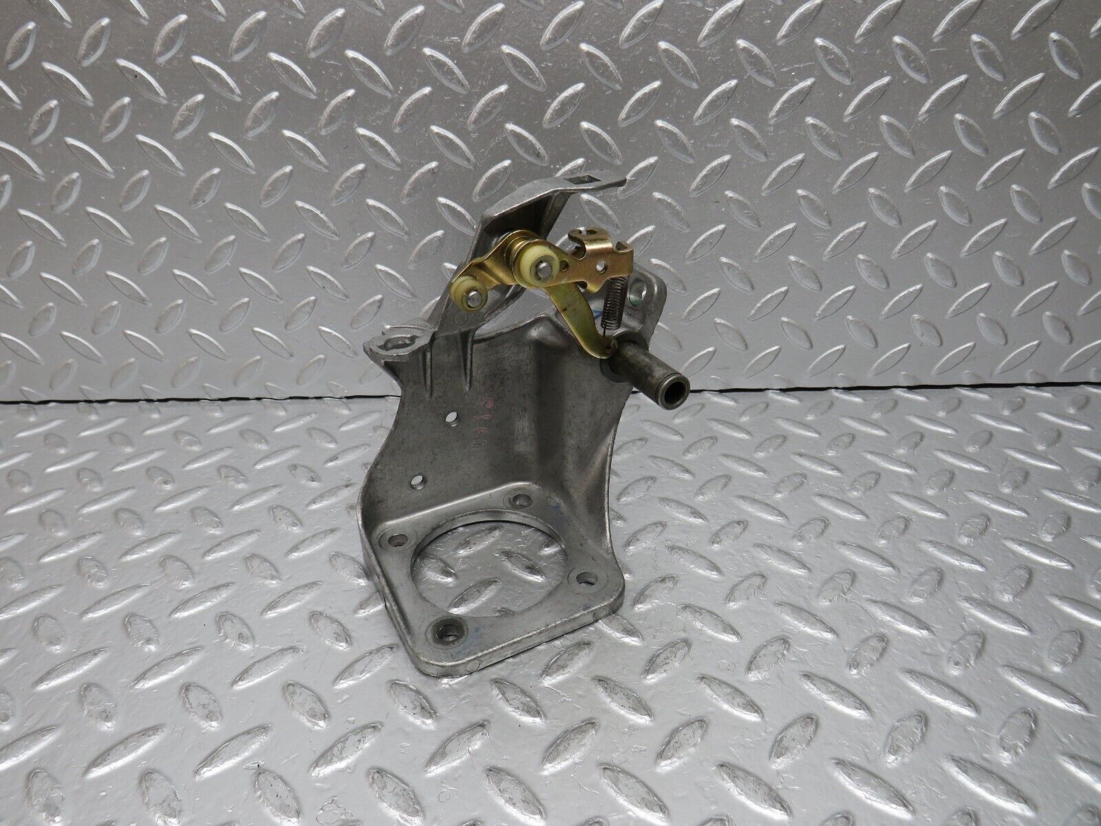 31701 Mercedes-Benz W201 190LE 1.8L Brake Pedal Bracket 1242900919