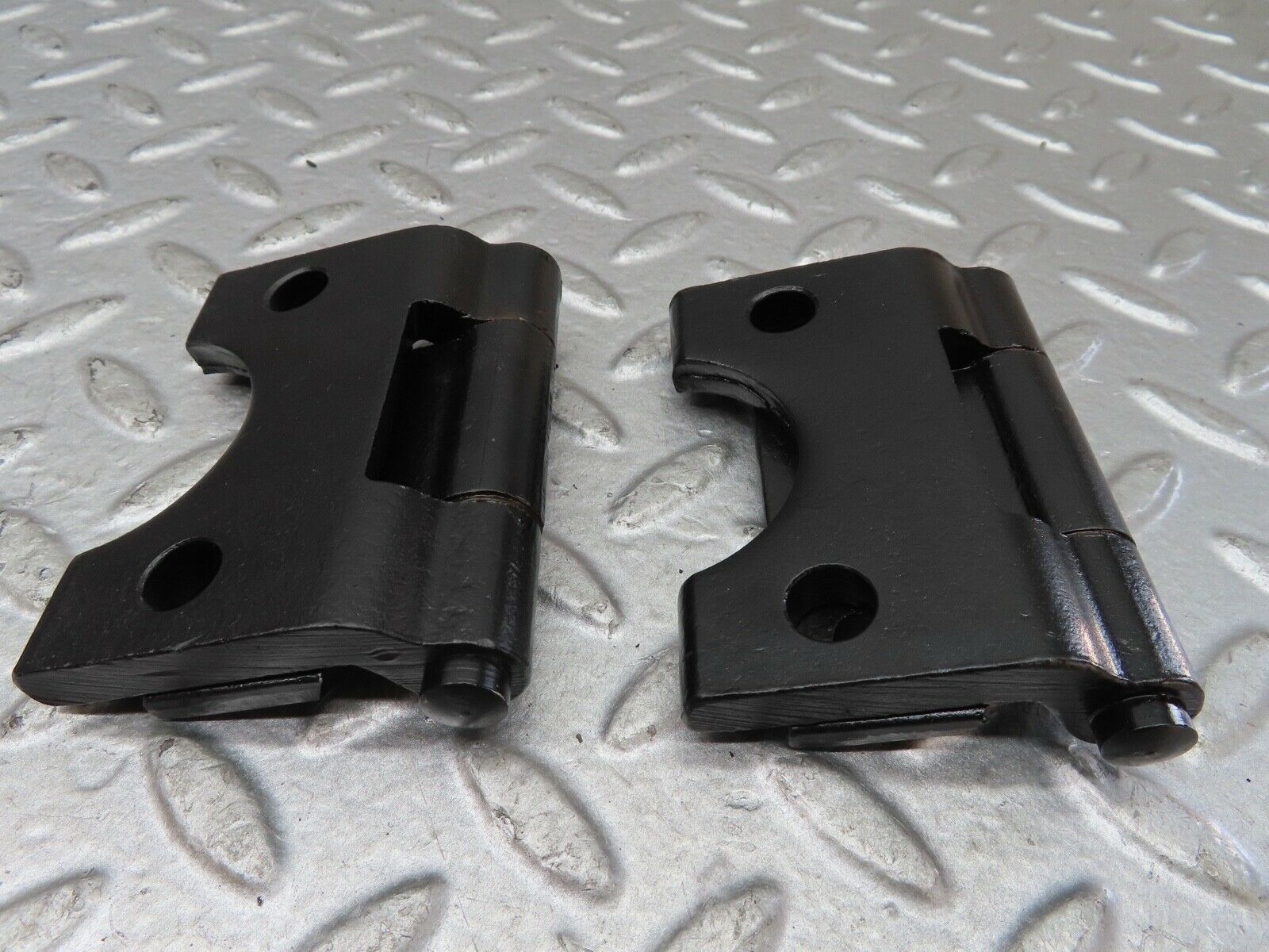 18791 Mercedes-Benz W116 Left Door Hinges Pair