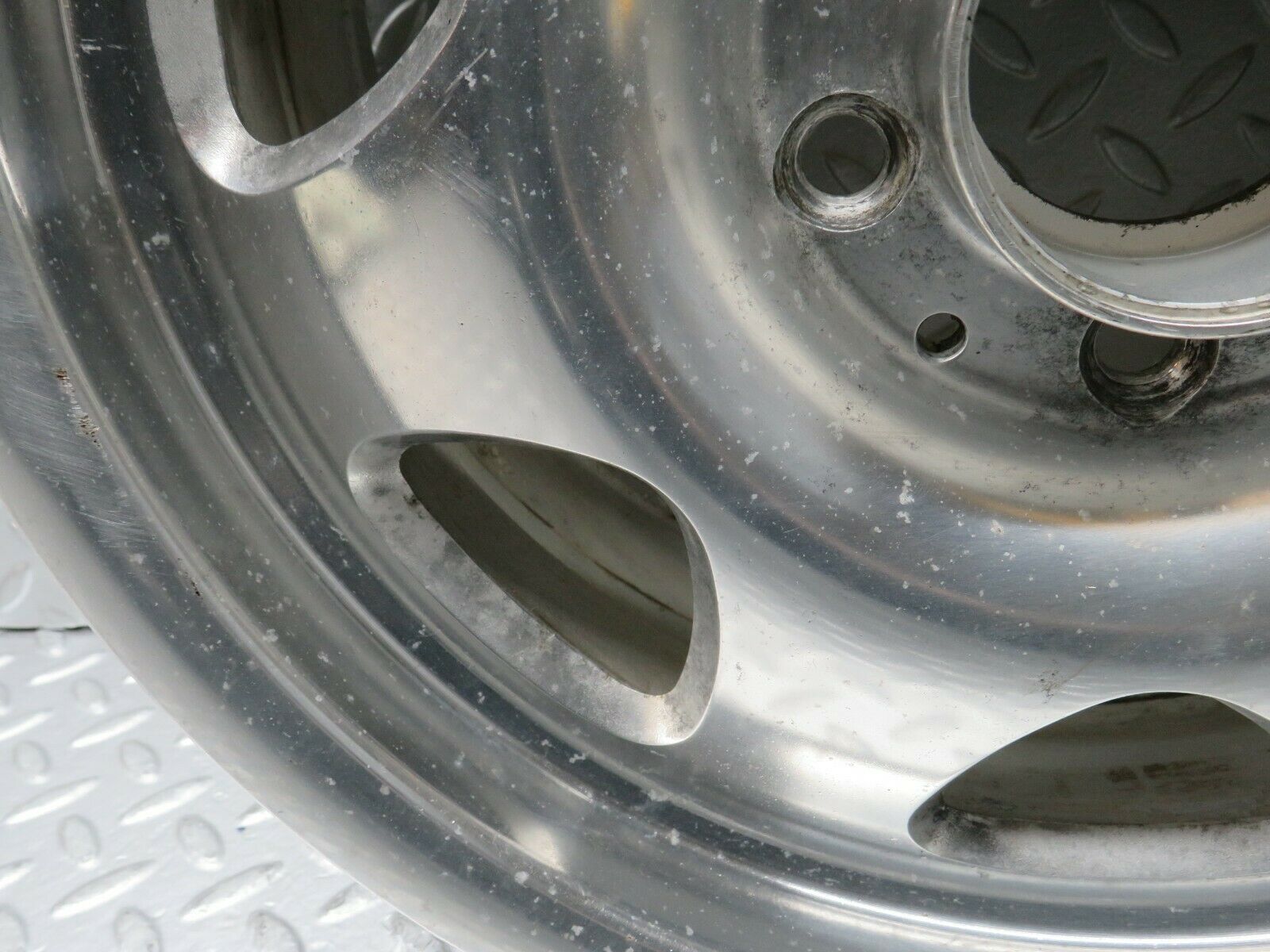 22843 Mercedes-Benz S123 280TE Alloy Wheel 7Jx15H2 ET37 1704010002