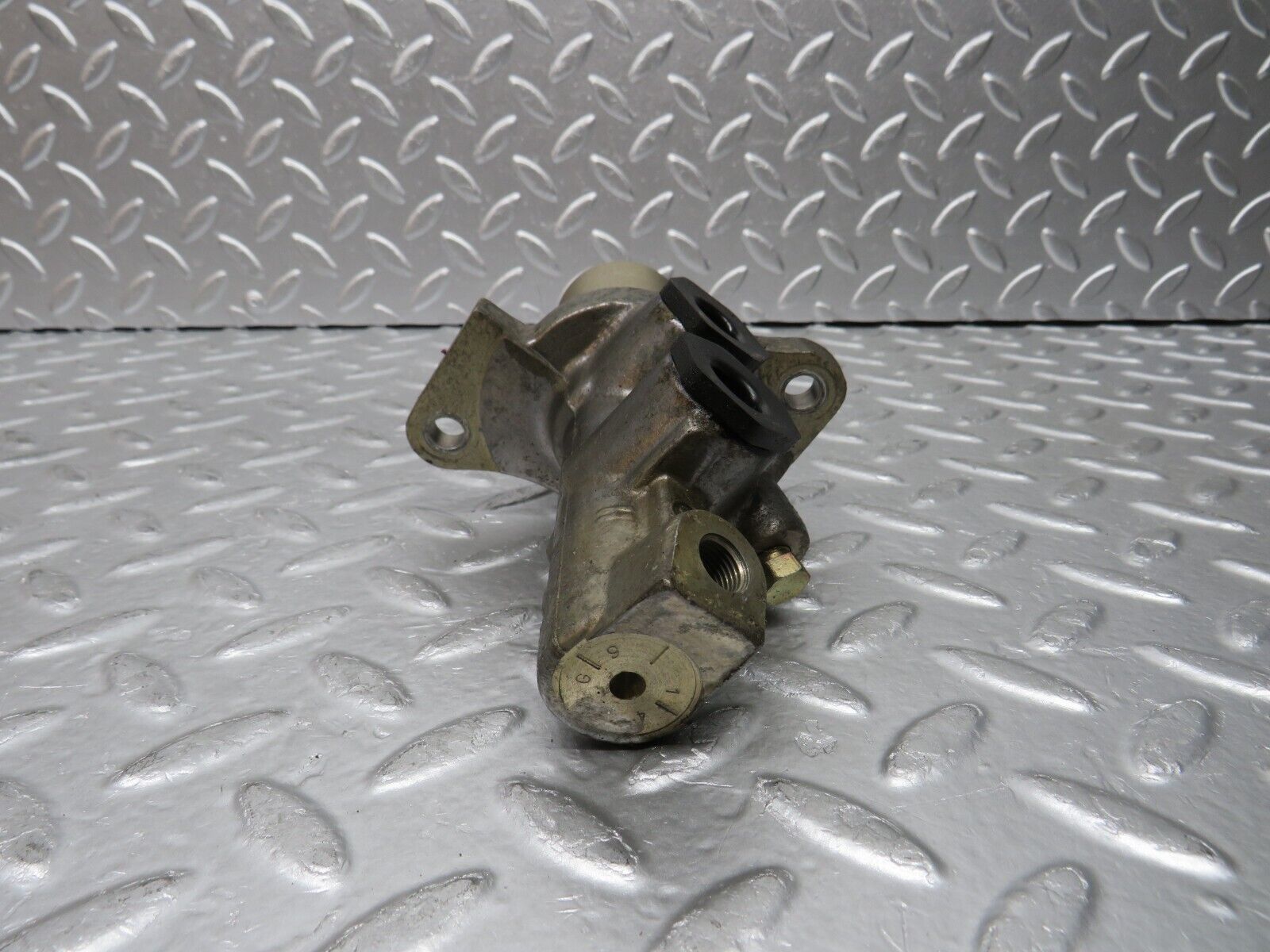29411 Mercedes-Benz W124 230E Brake Master Cylinder Ate