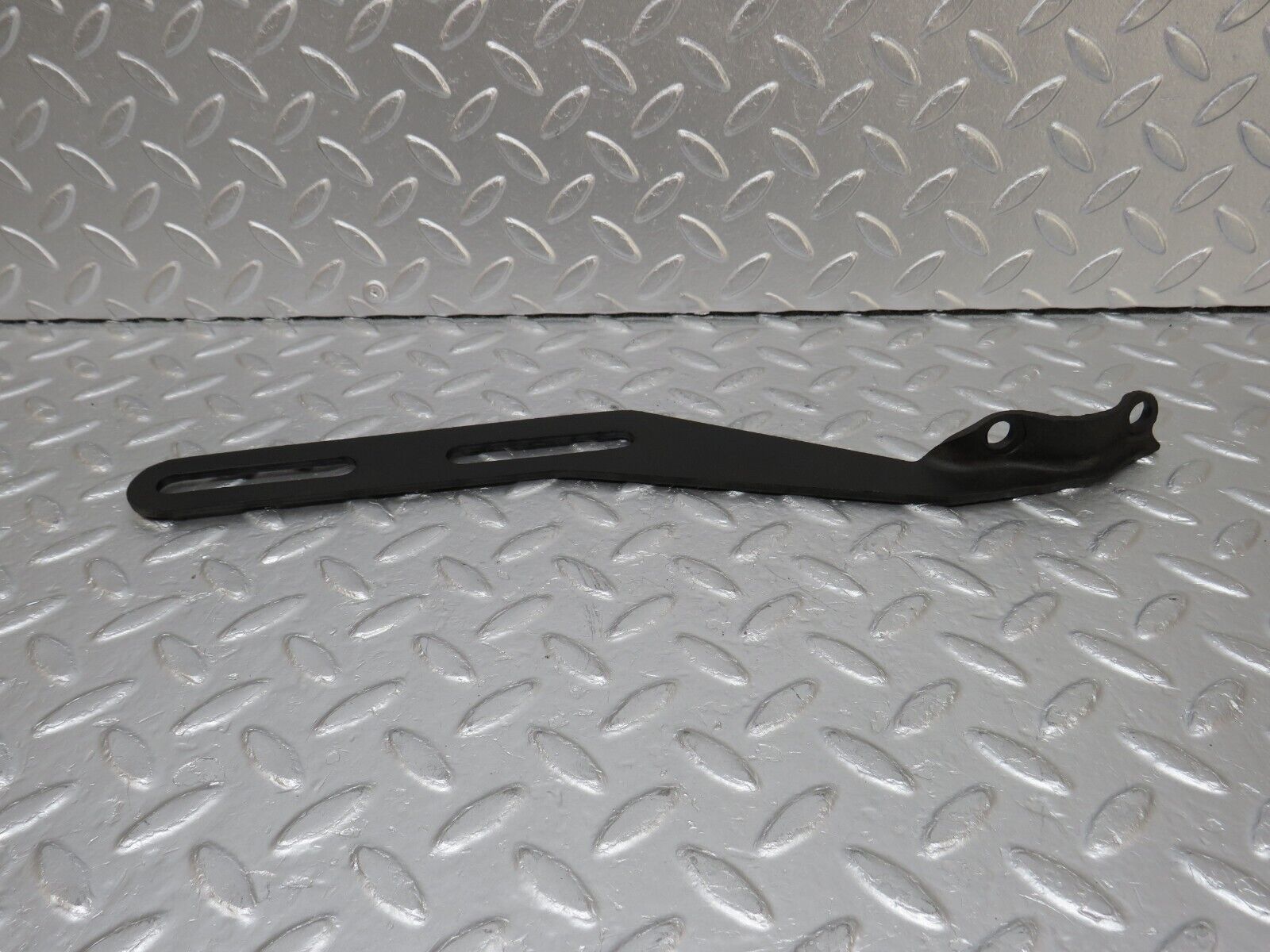 34611 Mercedes-Benz C126 380SEC Coupe Exhaust Bracket
