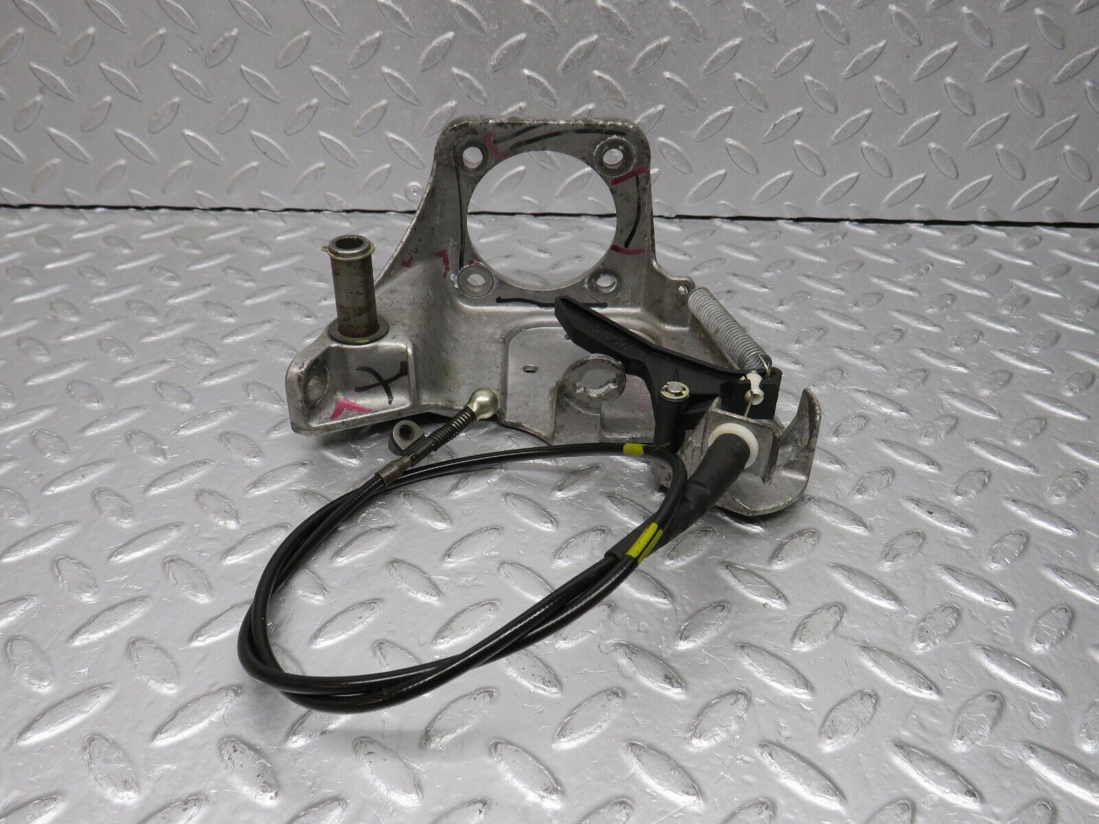 38434 Mercedes-Benz R129 280SL Coupe Brake Pedal Bracket 1402921031 1242901019 1292600651