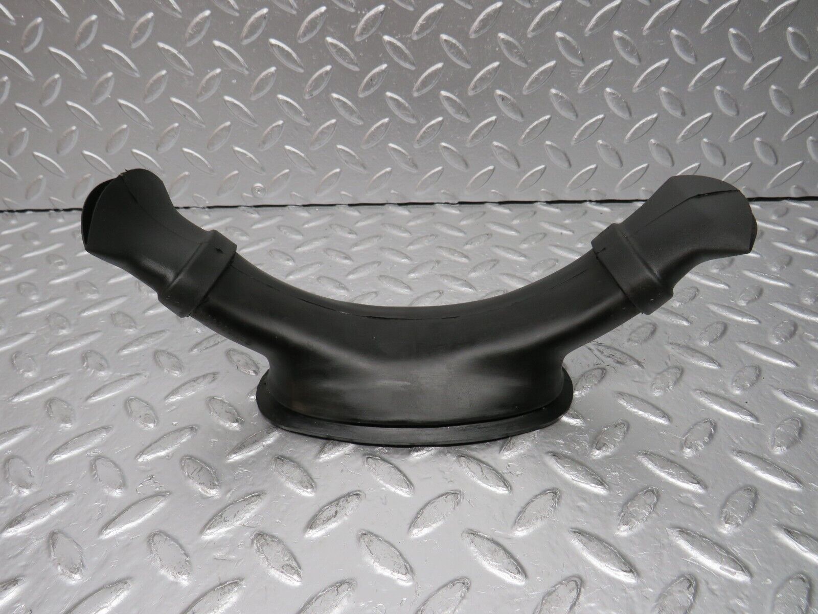 30665 Mercedes-Benz W201 190E 2.0L Heater Water Drain 2018320025