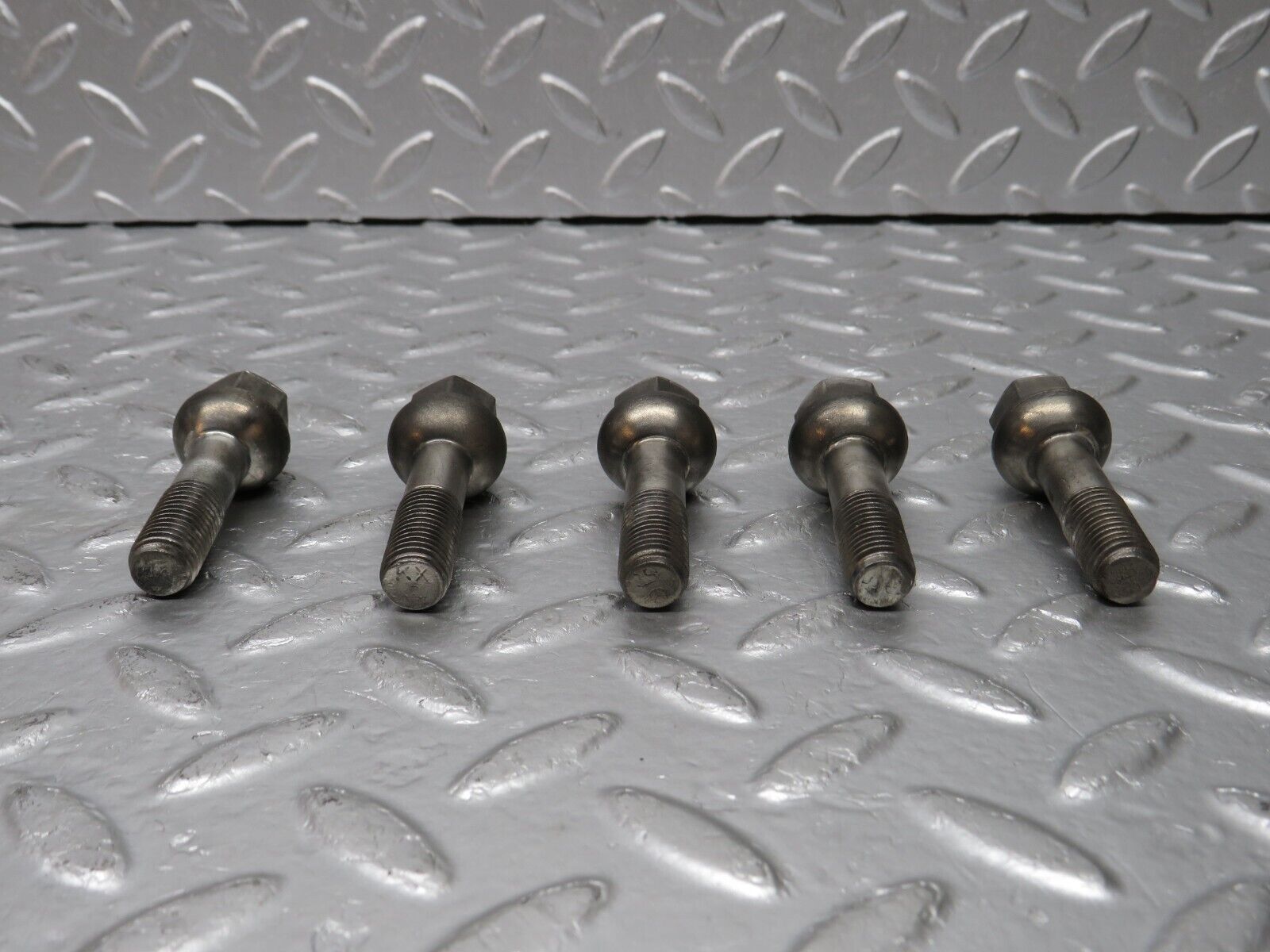 32640 Mercedes-Benz 5x Alloy Wheel Lug Bolt M12x1.5