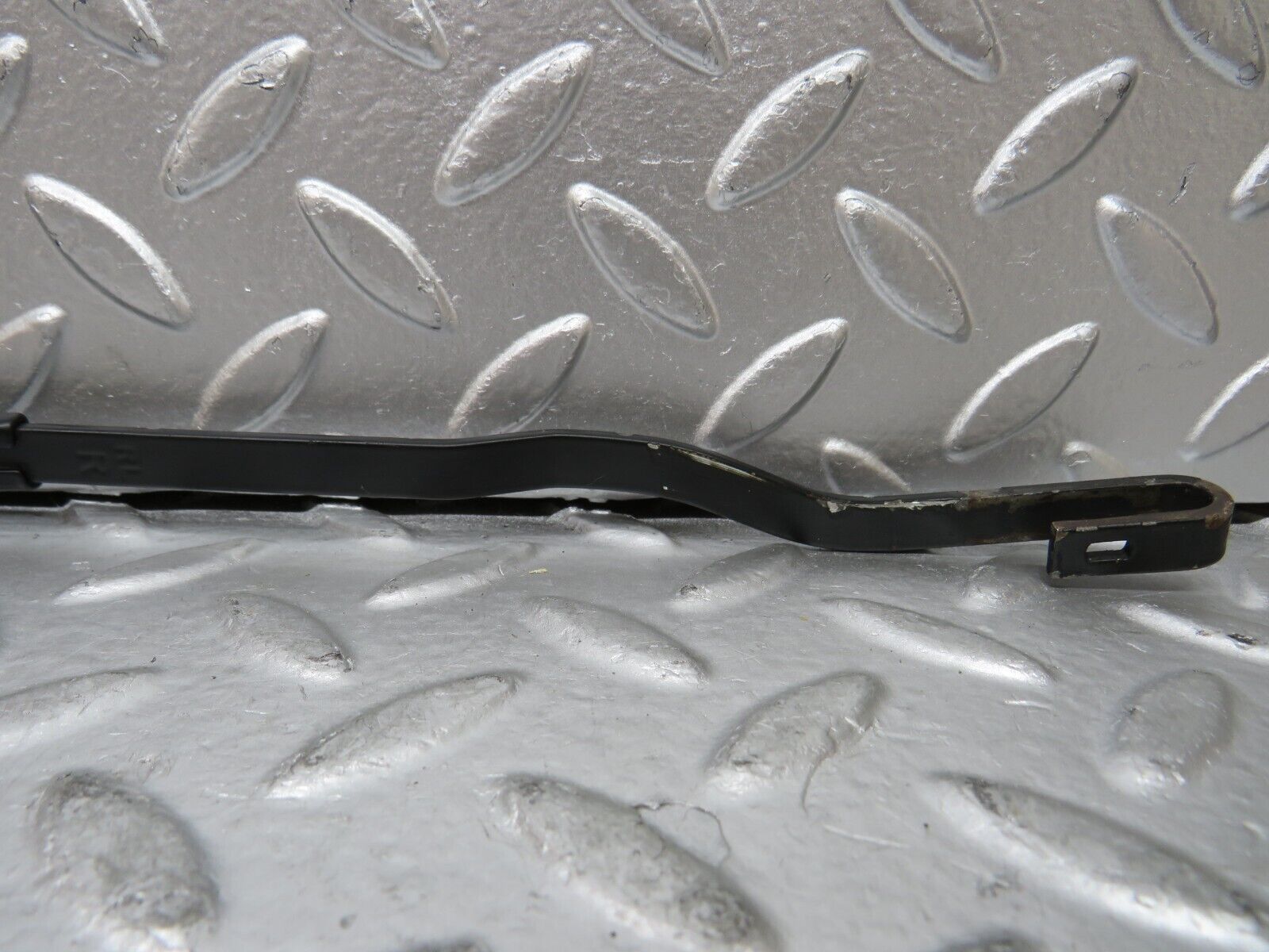 26989 Mercedes-Benz W123 240D Wiper Arm Bosch Right Side 3399990553