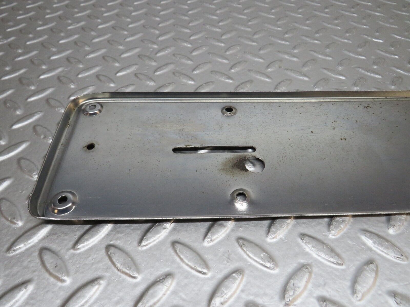 32512 Mercedes-Benz S124 300TE Wagon Rear number Plate Holder