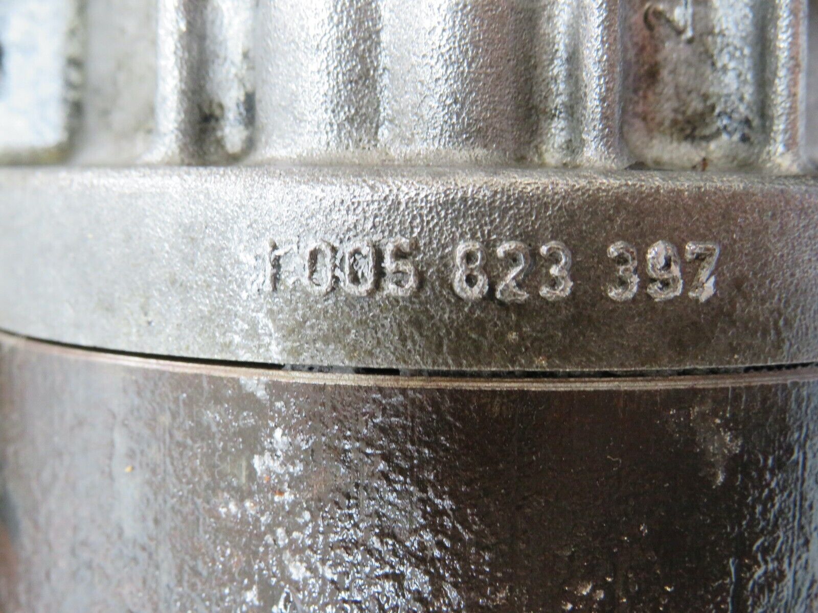 25618 Mercedes-Benz W123 200 Starter Motor Bosch 1005823397