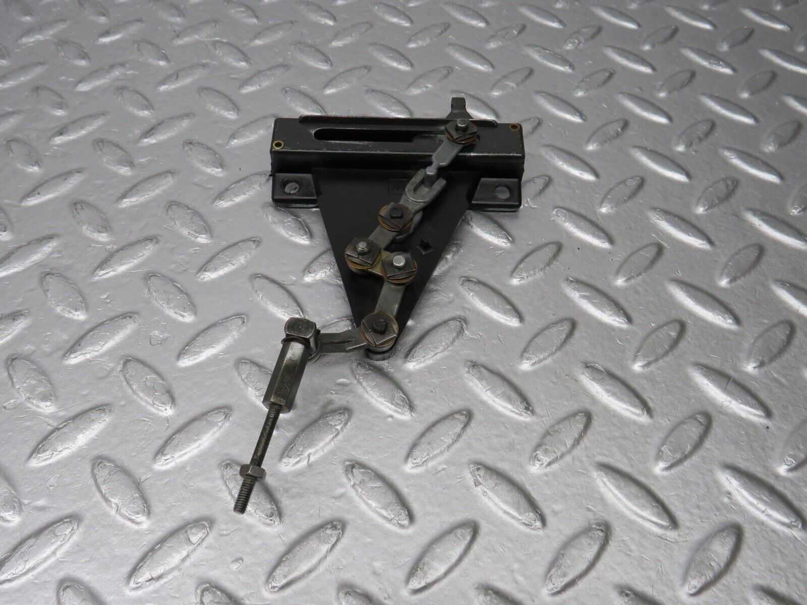 39124 Mercedes-Benz R107 500SL Heater Box Vacuum Actuator