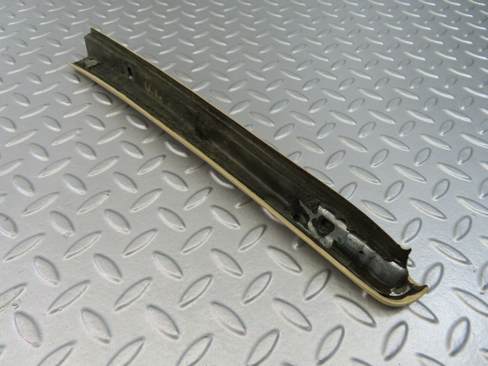7233 Mercedes-Benz W116 450SE Rear Right Door Interior Trim