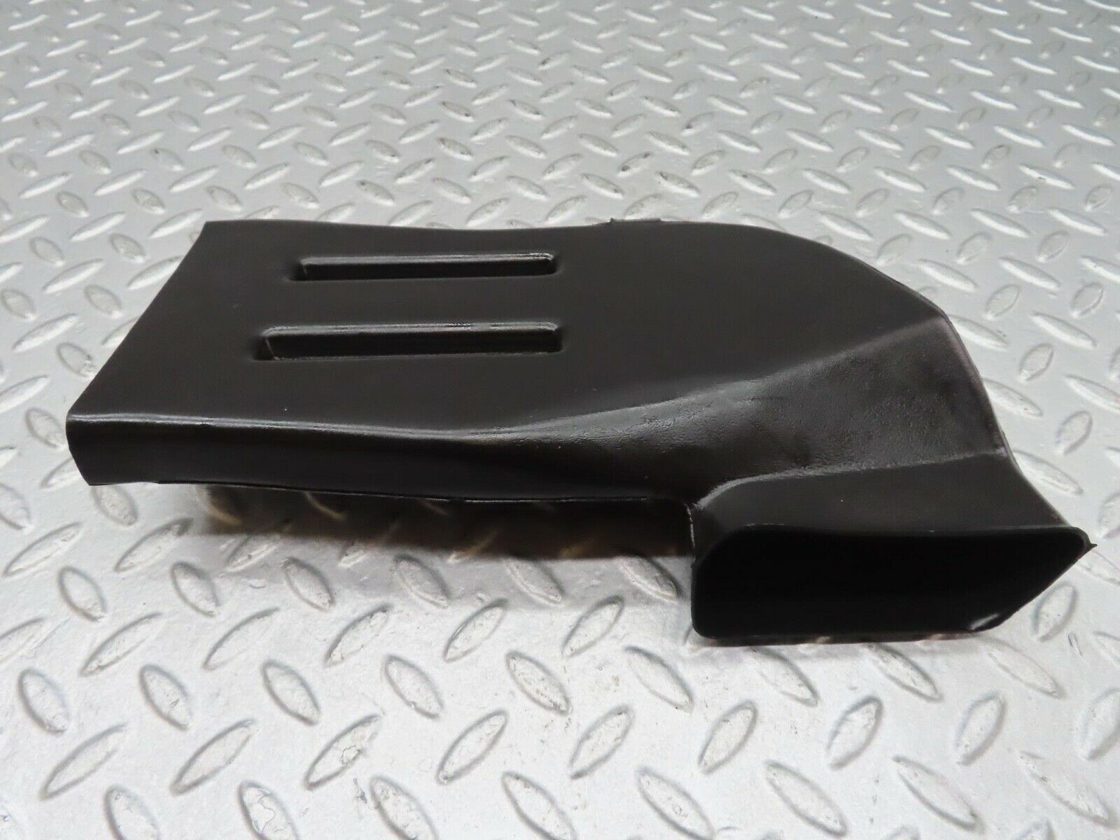 16193 Mercedes-Benz W124 260E Ventilation Air Duct Right Side 1248310446