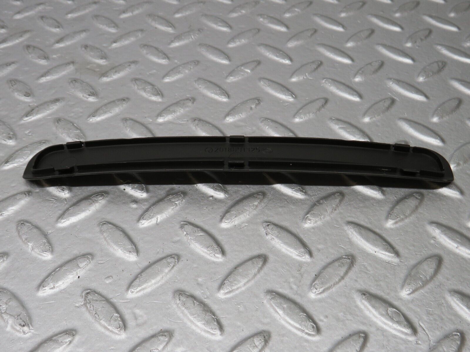 36689 Mercedes-Benz W201 190E 2.0L Windscreen Washer Nozzle Cover Trim 2018891325