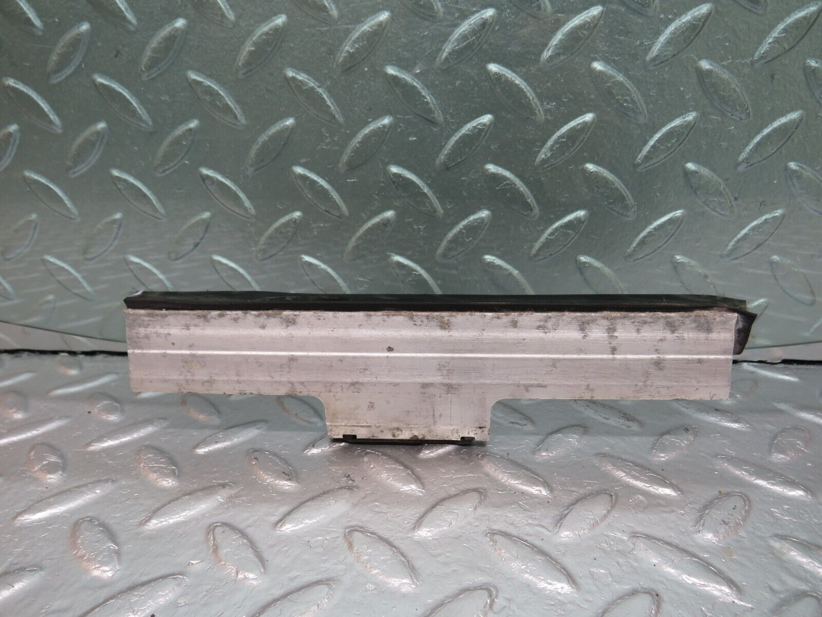 33992 Mercedes-Benz W124 260E Rear Right Door Window Glass