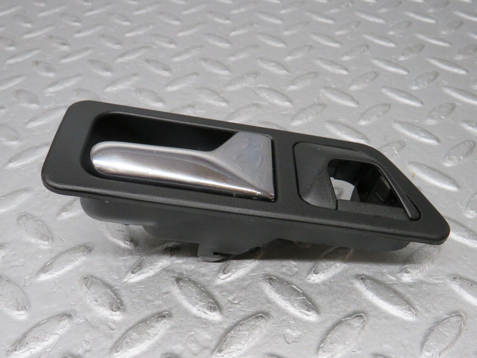 36618 Mercedes-Benz W201 190E 2.0L Right Interior Door Handle 2017660264