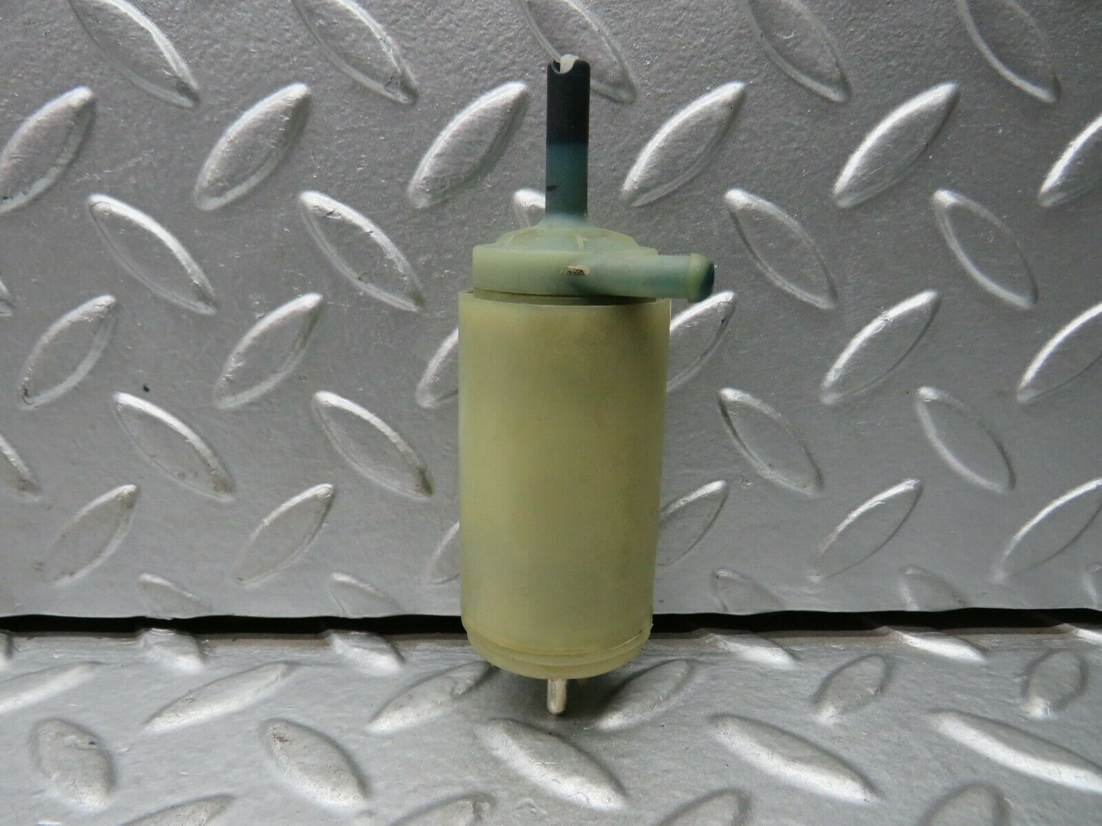 22143 Mercedes-Benz S123 280TE Wagon Windscreen Washer Pump