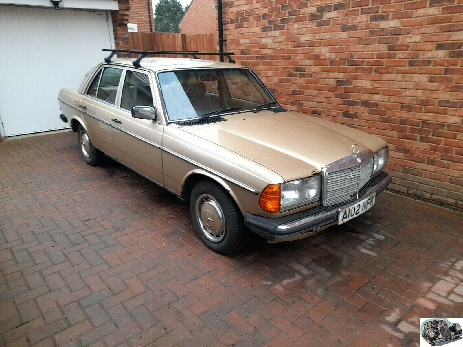 10848 Mercedes-Benz C123 280CE Coupe Rear Windscreen Chrome Frame