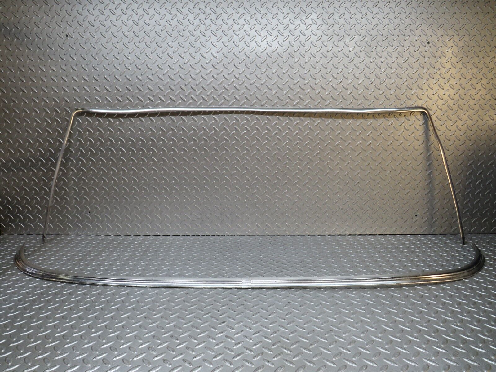 37381 Mercedes-Benz W109 300SEL Front Windscreen Chrome Frame