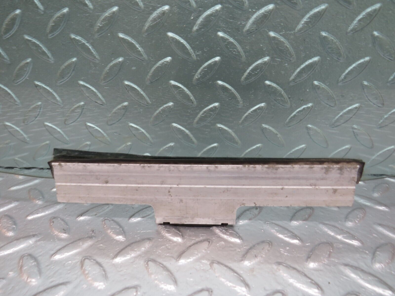 33993 Mercedes-Benz W124 260E Rear Left Door Window Glass