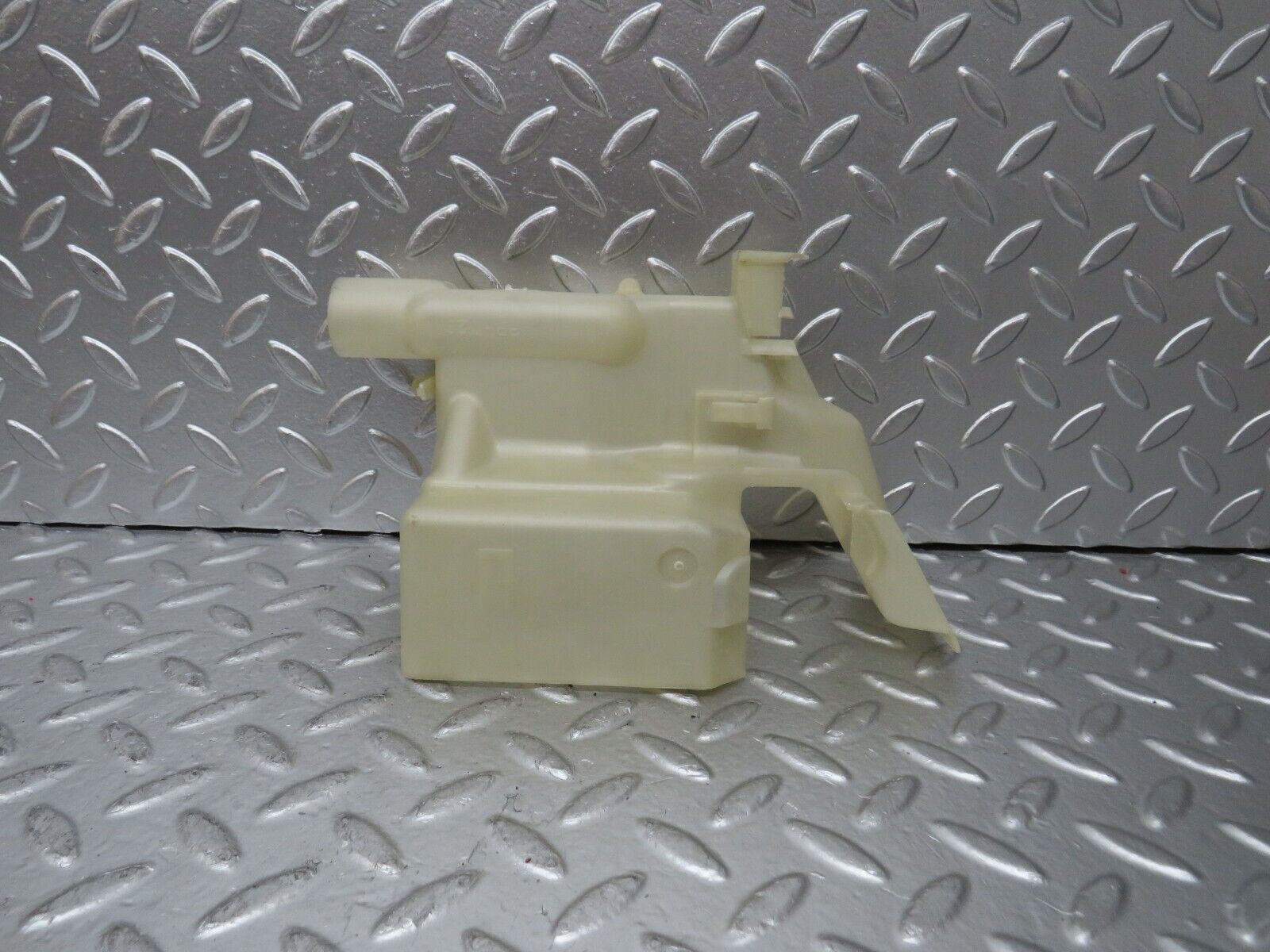 24998 Mercedes-Benz W140 S320 Door Lock Mechanism Cover 1407230108