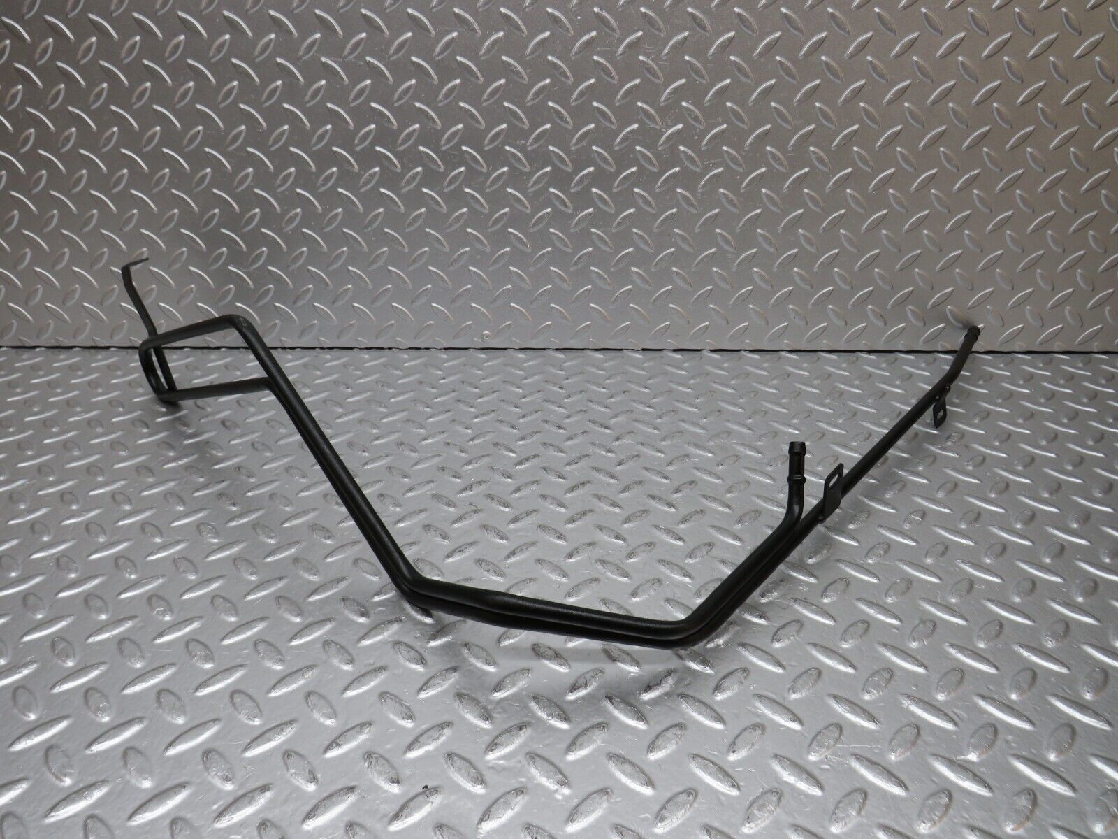 31535 Mercedes-Benz S124 220TE Wagon Oil Cooling Pipe