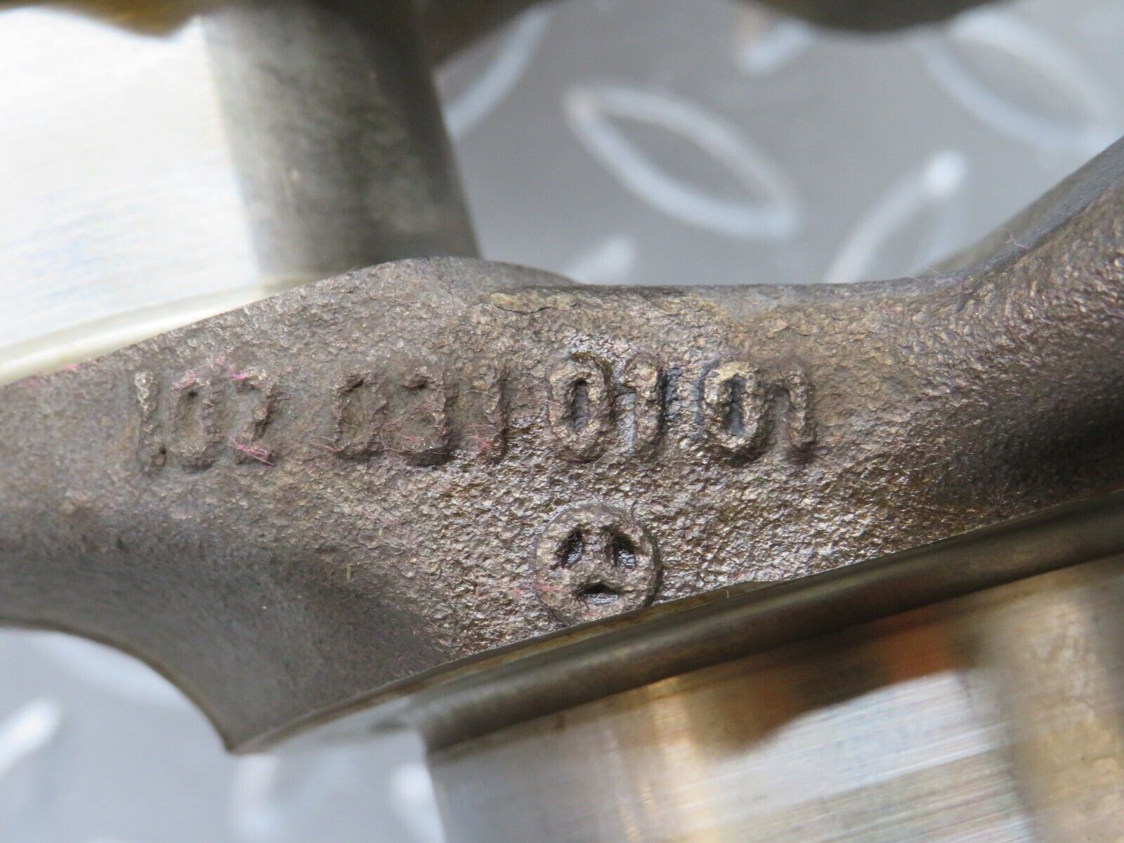 30893 Mercedes-Benz W201 190E 2.0L Crankshaft 1020310101