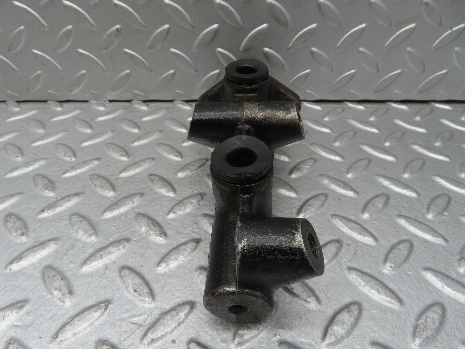 13683 Mercedes-Benz W123 200 Brake Master Cylinder Bendix 2530
