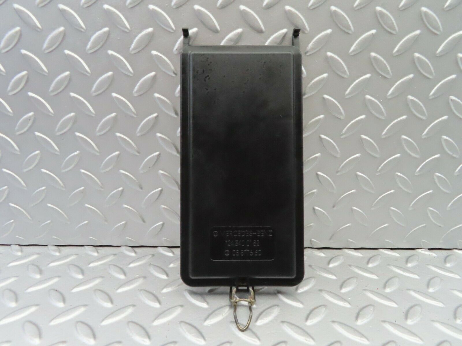 6675 Mercedes-Benz S124 E220 Wagon Fuse Box Cover Panel Lid 1245400182