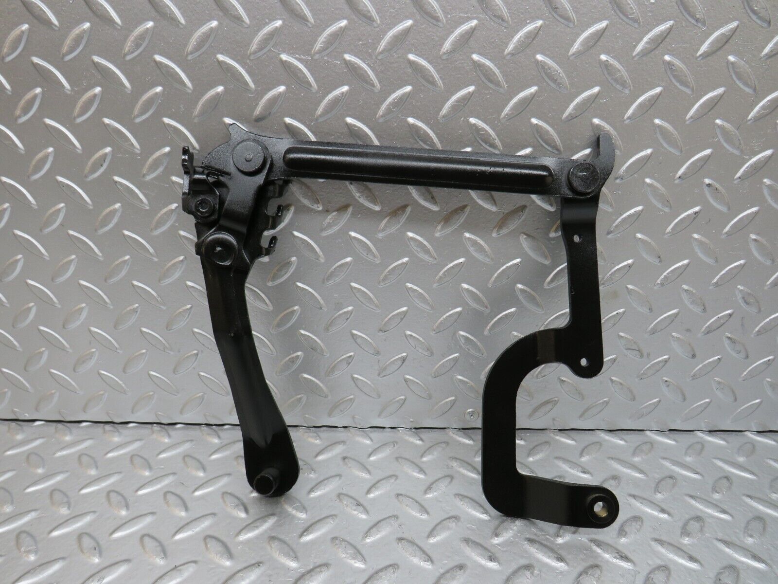 27914 Mercedes-Benz W123 280E Bonnet Hinge Right Side