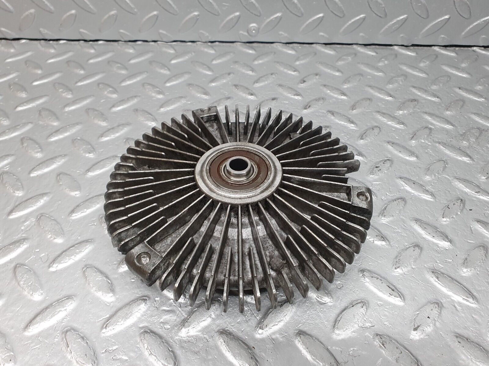 41053 Mercedes-Benz W126 300SE Fan Clutch 1032000422