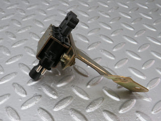 33384 Mercedes-Benz W202 C180 Solenoid Vacuum Valve 0025400697