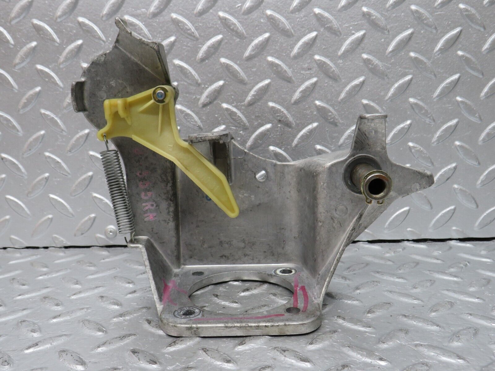 33415 Mercedes-Benz W202 C180 Brake Pedal Bracket 2022900319 2022920031